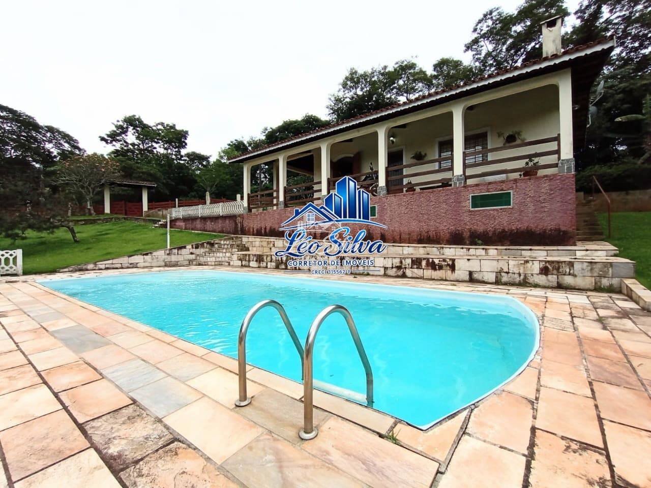 Sítio, 4 quartos, 2100 m² - Foto 2